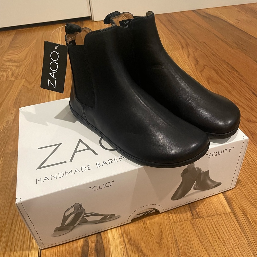 NWT Zaqq equity chelsea boots EU 37